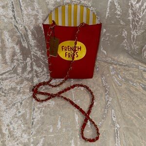🍟✨NWT Red French Fry Crossbody Handbag - Gold Accent Chain Playful & Chic!✨🍟